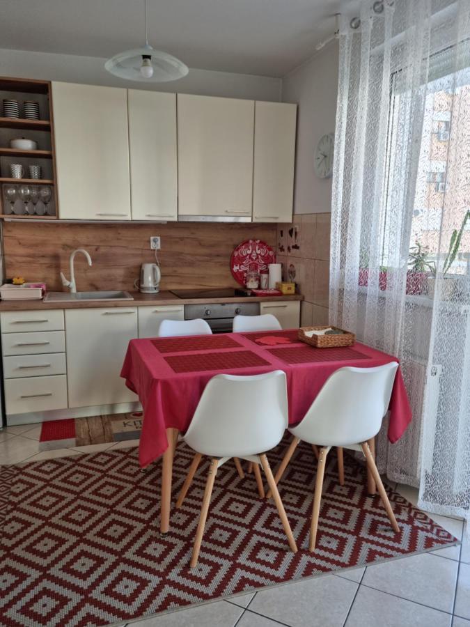 Stan Na Dan "Irina" Banja Luka Exterior foto