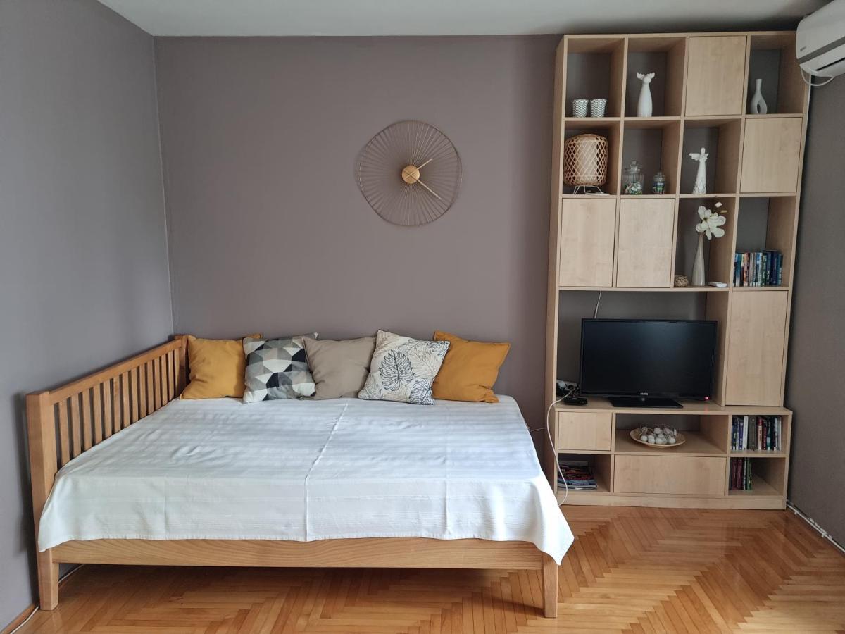 Stan Na Dan "Irina" Banja Luka Exterior foto